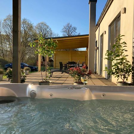 Mikołajki Mleczarnia Z Prywatnym Jacuzzi 빌라 외부 사진