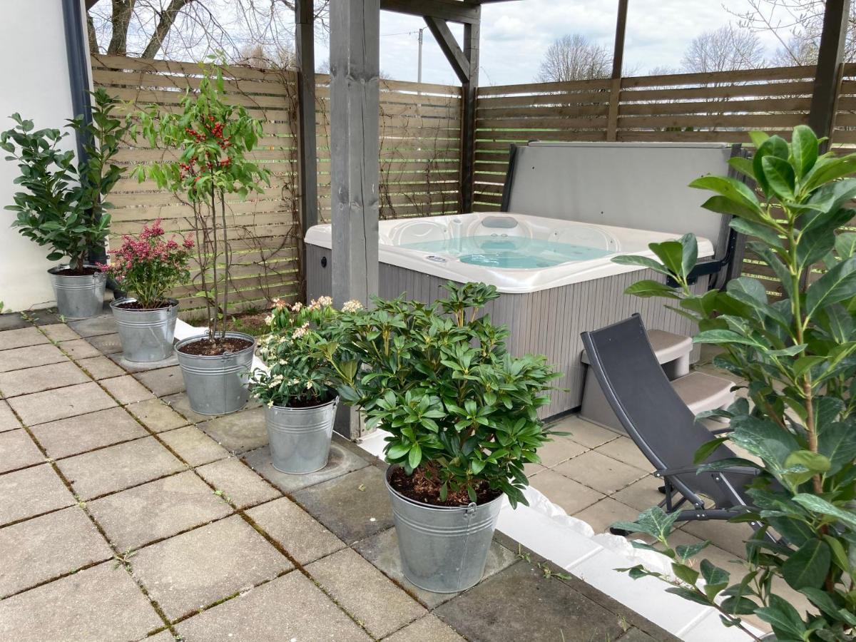 Mikołajki Mleczarnia Z Prywatnym Jacuzzi 빌라 외부 사진