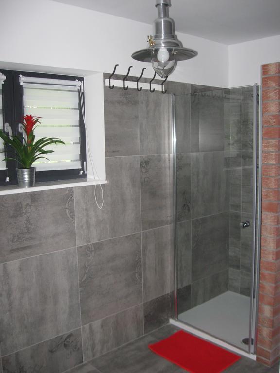 Mikołajki Mleczarnia Z Prywatnym Jacuzzi 빌라 외부 사진